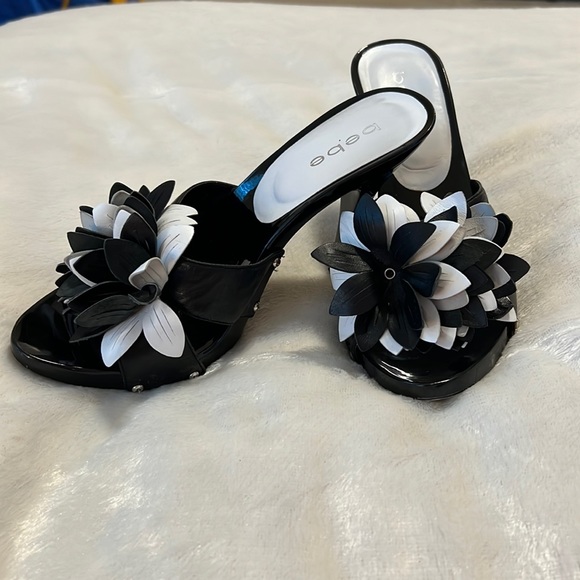 bebe Shoes - bebe vtg leather floral sandals